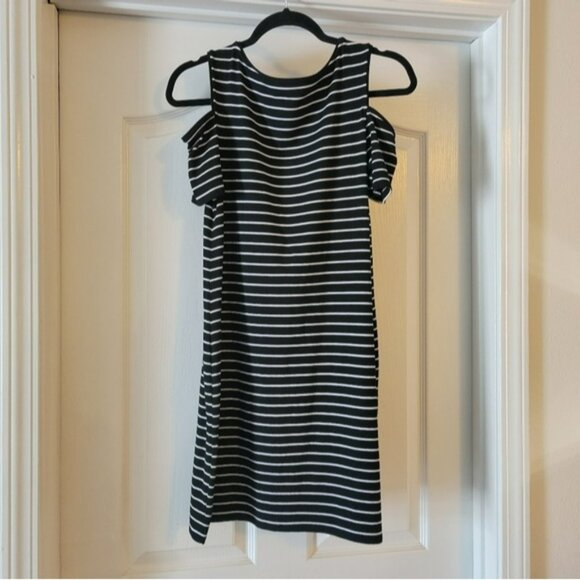 WHBM Casual Dress Striped Black White Knit Shift Medium Cutout Cold Shoulder - Picture 5 of 8